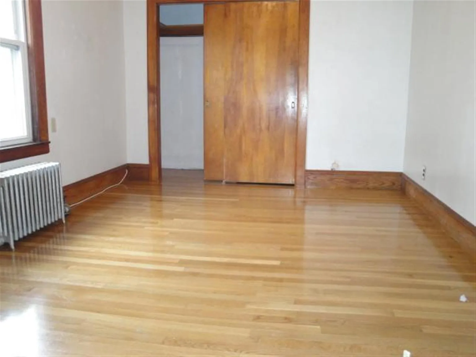 3 bed, 1100 sqft, $3,000 — Photo 4