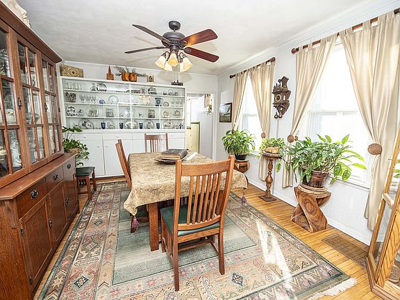 5th image of 1352 E Elm Street