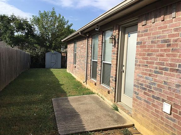 5th image of 2804 Monthaven Dr