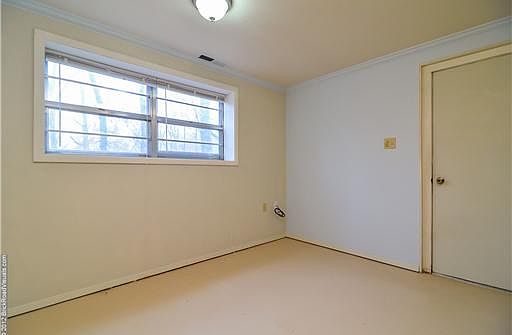 5th image of 10 Basore Dr
