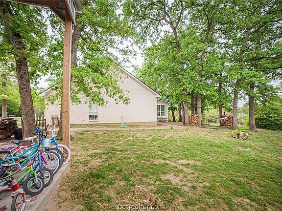 3rd image of 6 Tonkawa Dr