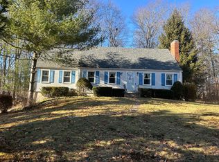 96 Dyer Ave, Collinsville, CT 06019