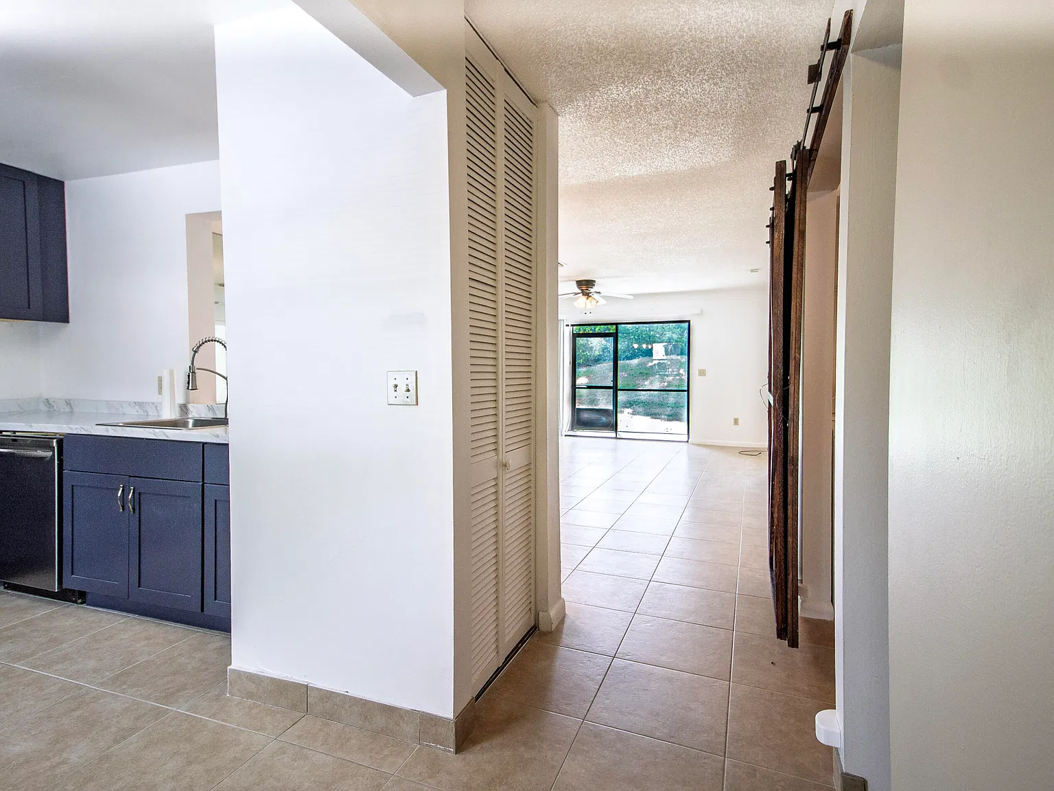 2 bed, 2.0 bath, 1165 sqft, $2,250 — Photo 2
