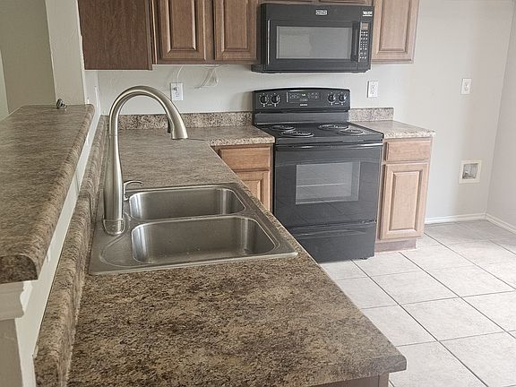 3rd image of 524 E Juniper Ln