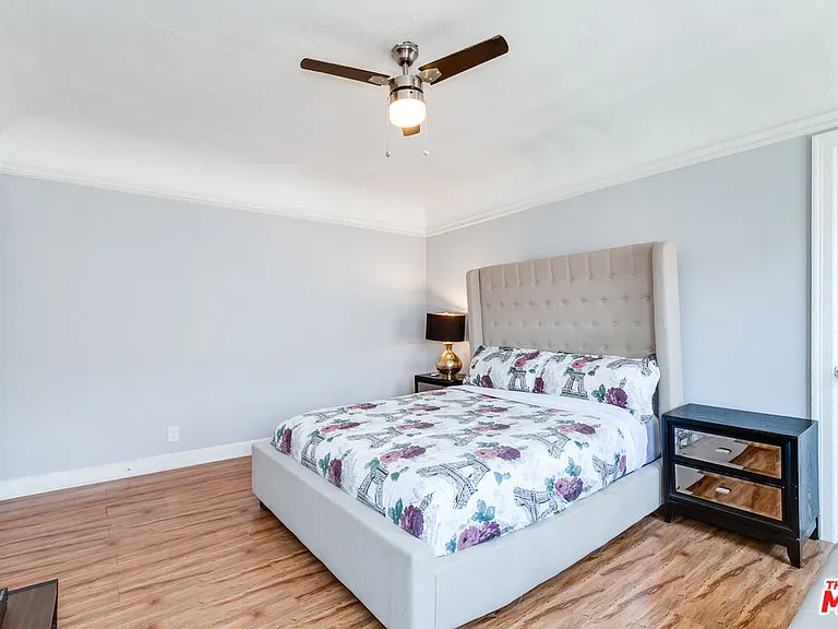 137 S Rexford Dr #1 — Photo 11