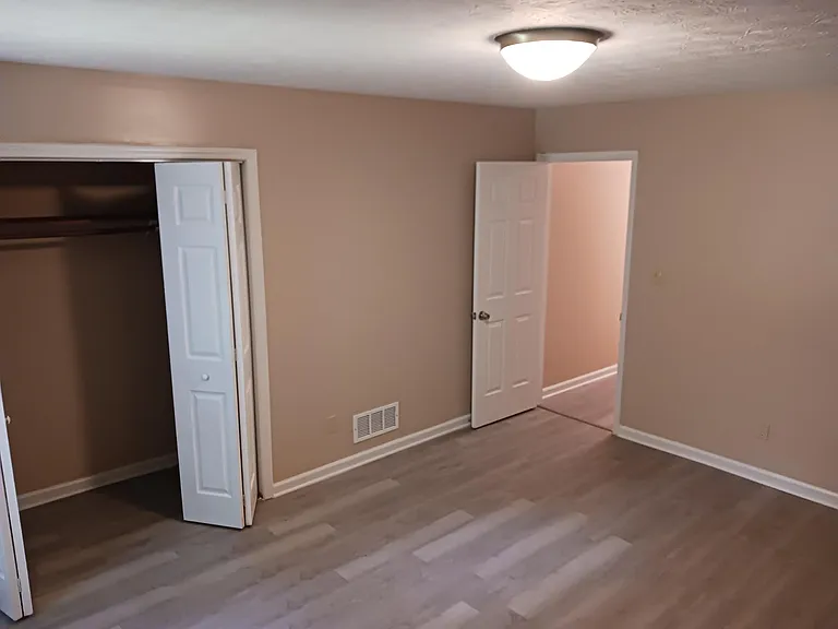506 Charleston Ln — Photo 9