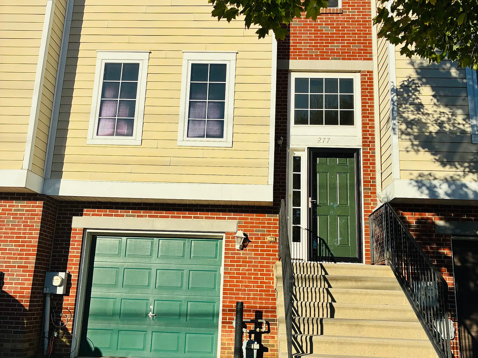 3 bed, 1.5 bath, $2,200 — Photo 2