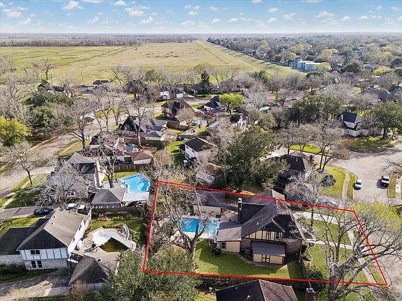 2nd image of 1207 Deerfield Rd