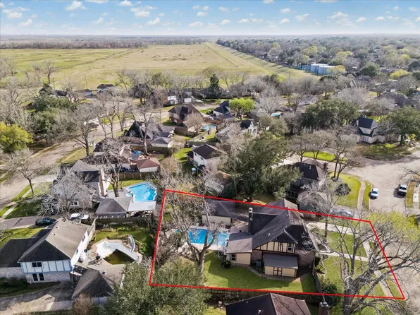 1207 Deerfield Rd, Richmond, TX 77406