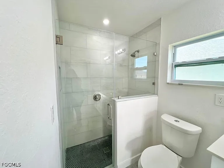 4622 SW 7th Pl — Photo 28