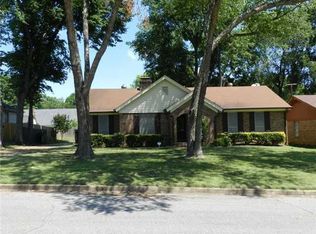5150 Patrick Henry Dr, Memphis, TN 38134