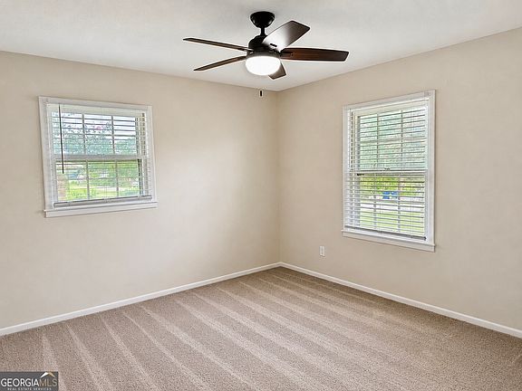 5th image of 1808 Rossway Dr