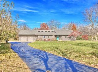 9 Paradise Ln, White Heath, IL 61884