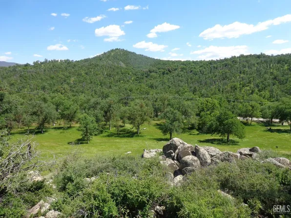 9562 Highway 155, Glennville, CA 93226