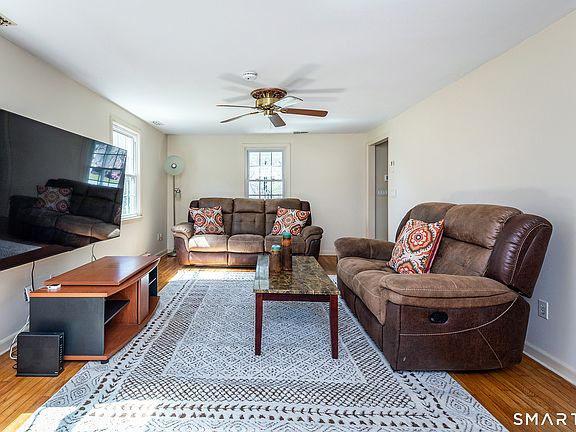 4th image of 120 Sharon Valley Road