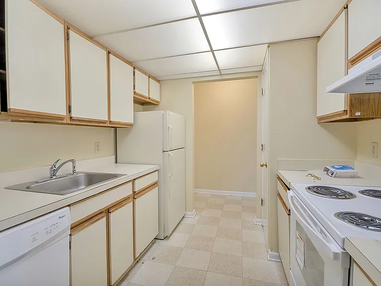 123 Turtle Creek Rd #11 — Photo 4