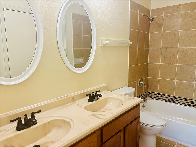 1206 Tartan Ln #B — Photo 25