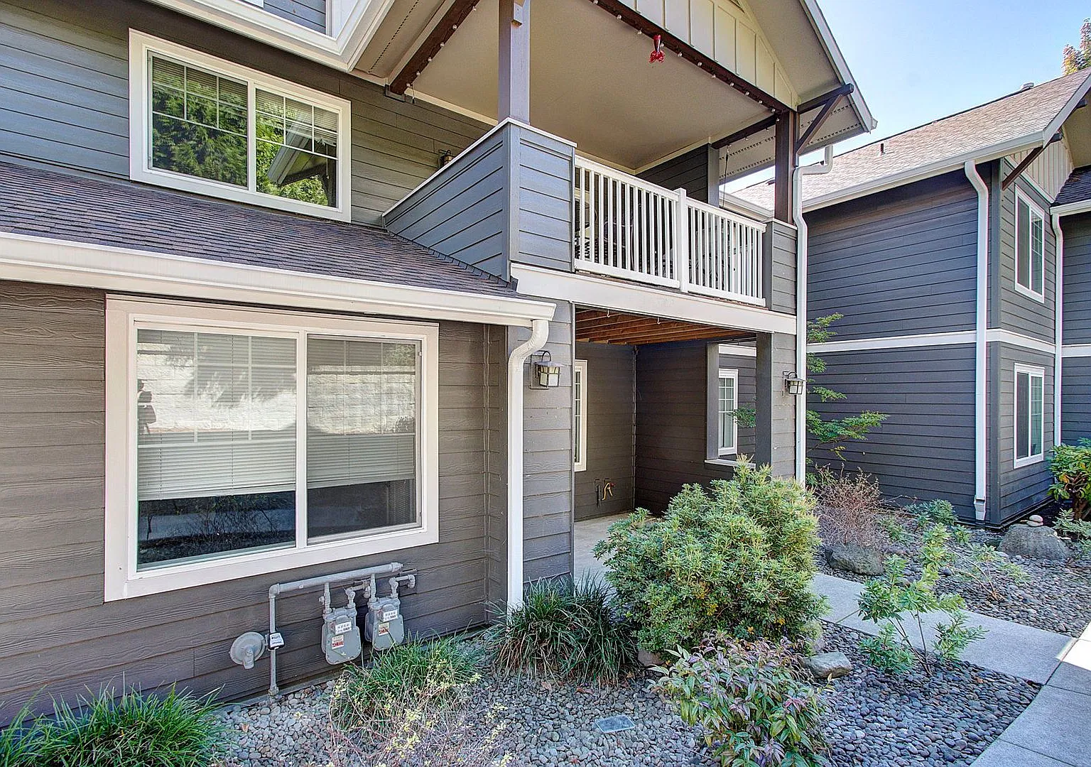 Cozy Ground Floor 1 bd, 1 ba - Avail. Now! — Photo 1