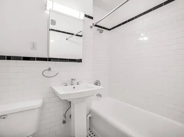 24 Fifth Avenue image 8 of 18