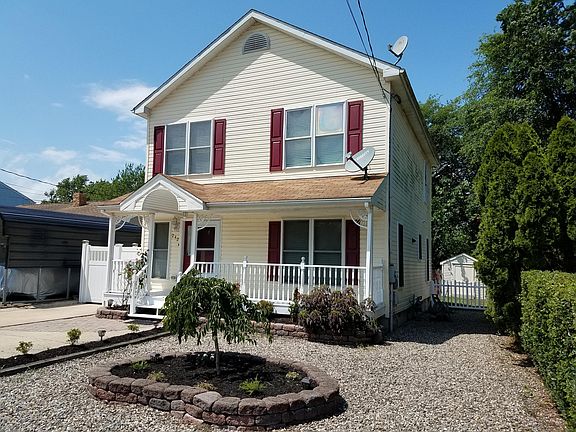 2nd image of 242 Arkansas Ave