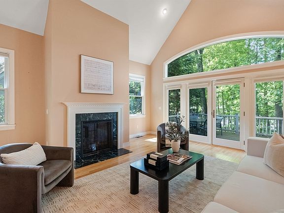 4th image of 48 Summit Rd #9