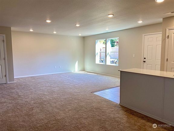 5th image of 4250 SE Woodford Court #6