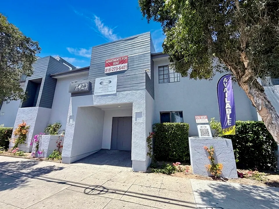 7423 N Lankershim Blvd #43