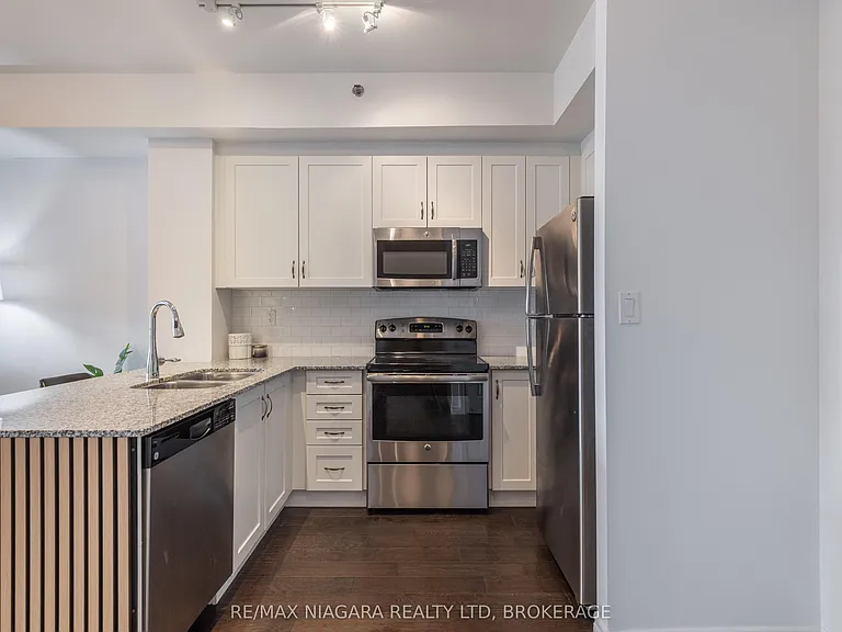 34 Plains Rd E #203 — Photo 3