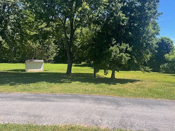 3rd image of 32 Lonsvale Dr
