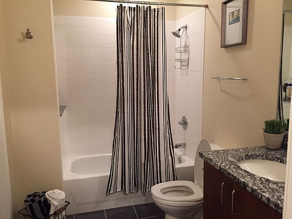 4th image of 923 Peachtree St NE Unit 1329