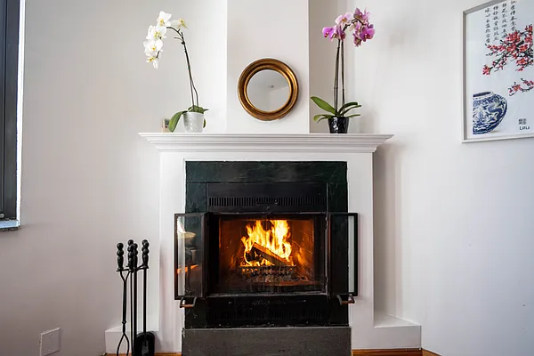 Sold by Verrazano Brokerage Inc | media 25