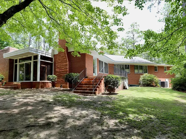 225 Arbutus Rd, Southern Pines, NC 28387