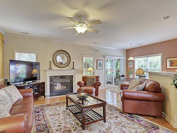 5th image of 368 Woodsberry Shoals Dr