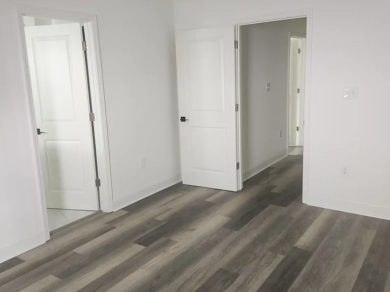 2033 Conti St — Photo 14