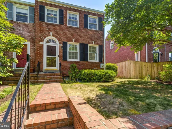 1117 Powhatan St, Alexandria, VA 22314