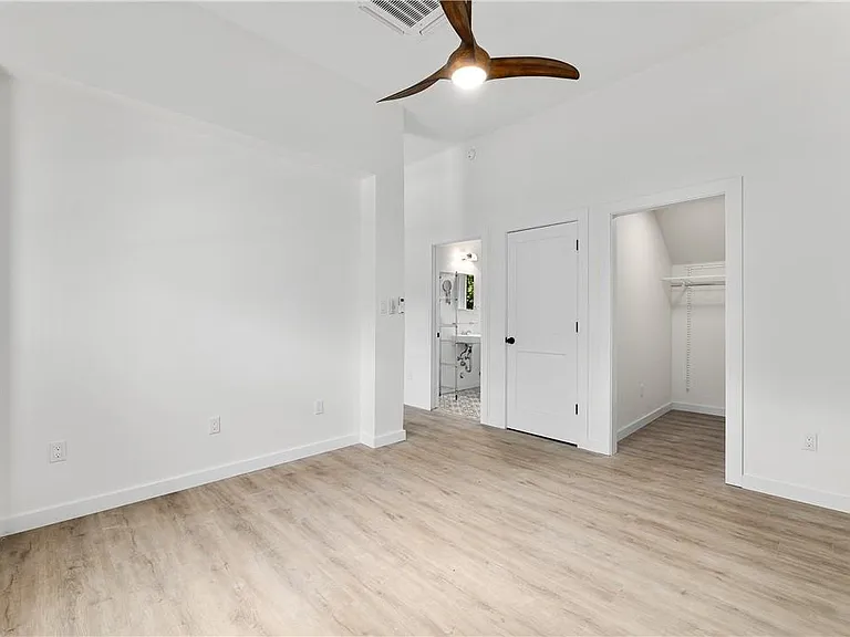 7505 Grover Ave #GARAGE B — Photo 18