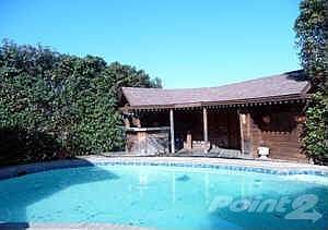 3rd image of 1616 N Hills Dr