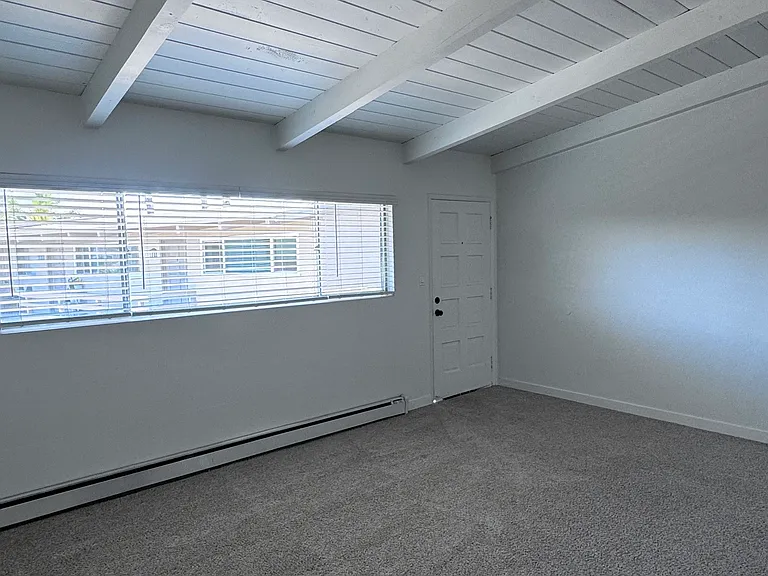 2750 Figueroa Blvd #12 — Photo 3