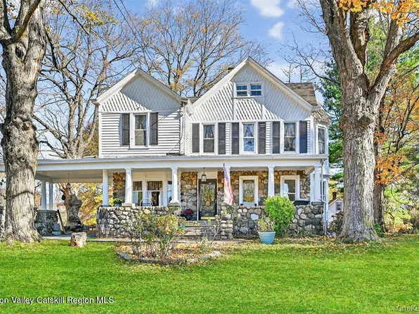 214 State Route 32 S, New Paltz, NY 12561