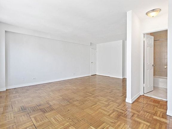 5th image of 200 E 15th St APT 17F