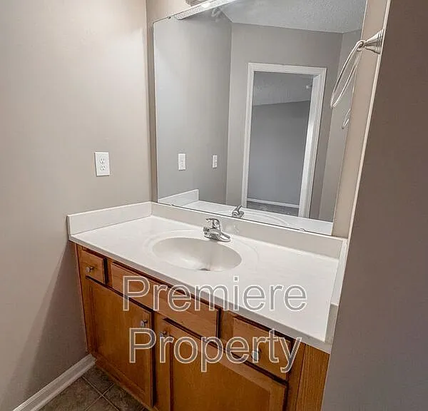 264 N Hedge Ln — Photo 11