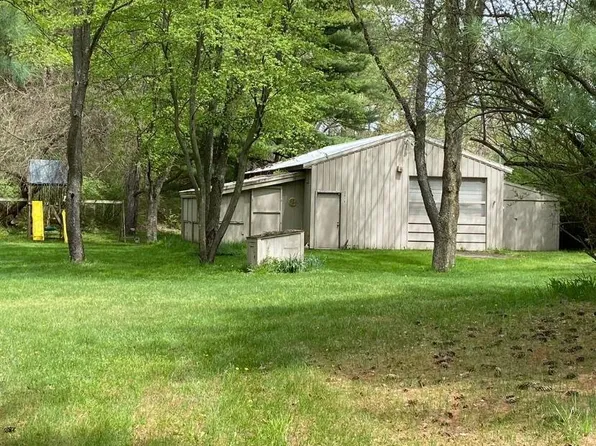 2454 Rossman Rd, Caro, MI 48723