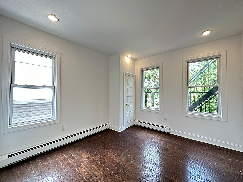 2nd image of 86 Fulton Ave #27D