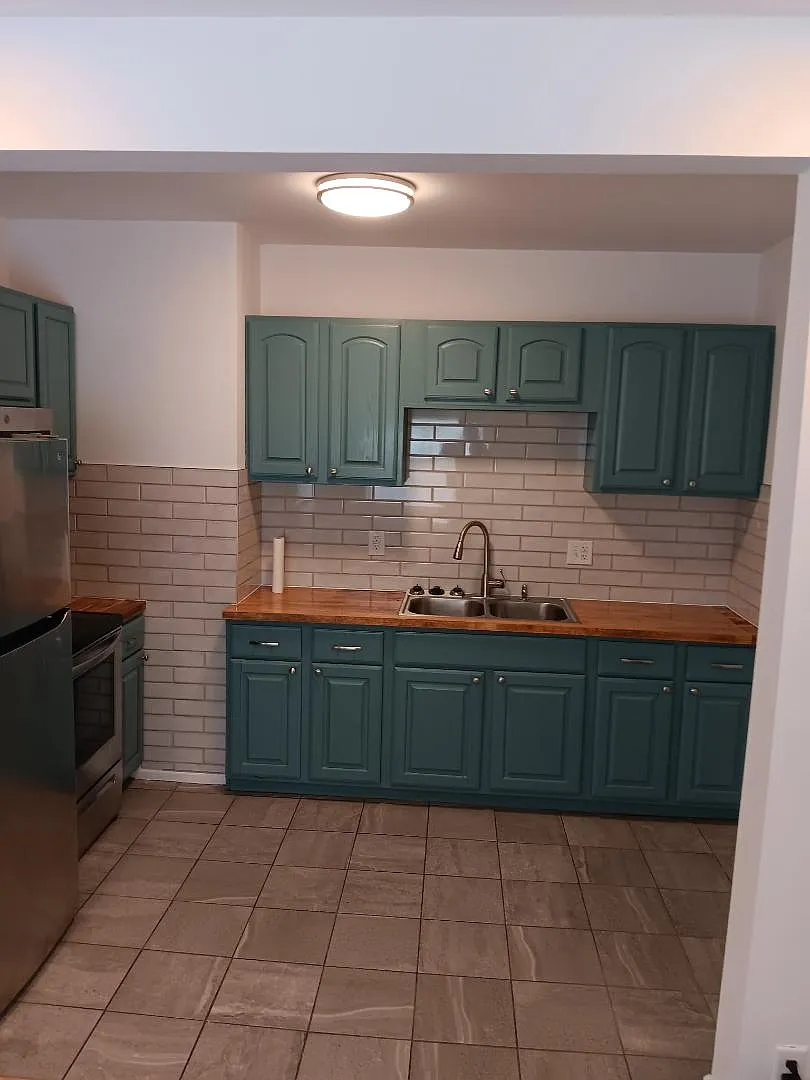 667 E Woodrow Ave — Photo 1