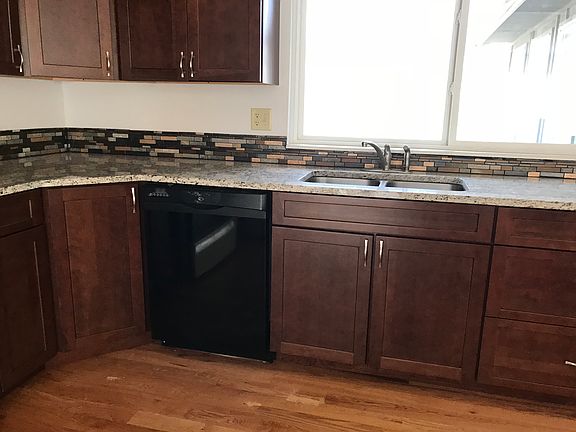 5th image of 6922 Brentwood Dr NE