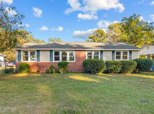 724 Henderson Dr, Jacksonville, NC 28540