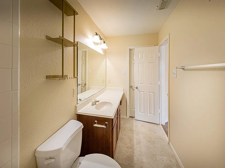 3603 Avalon Castle Dr — Photo 25
