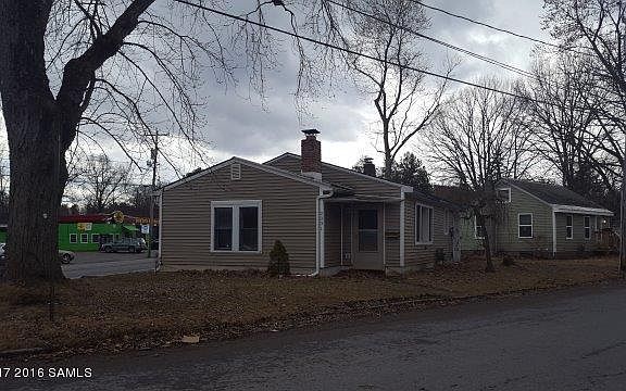 2nd image of 2331 Burgoyne Ave