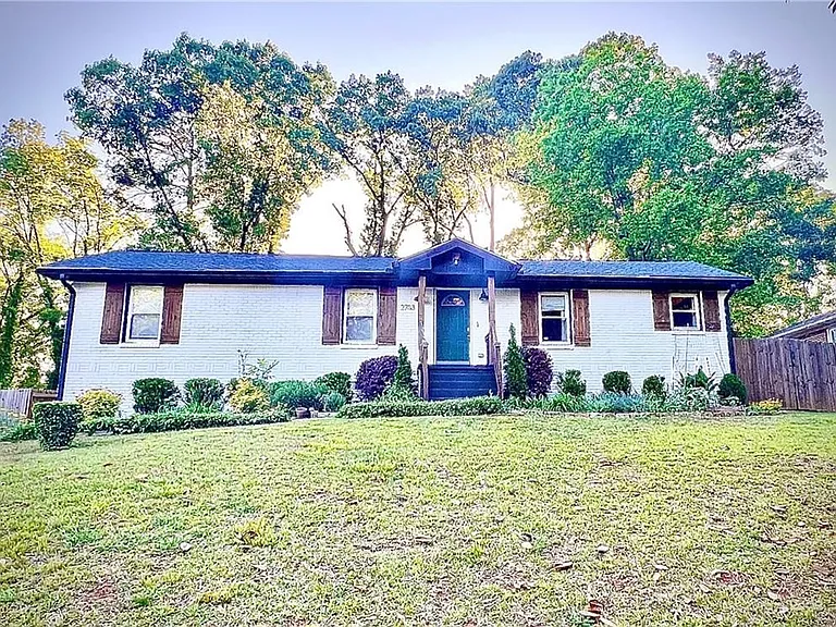 2783 Meadowview Dr — Photo 1
