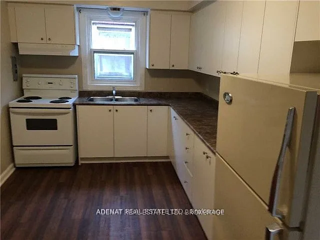373 Wilson Ave — Photo 3